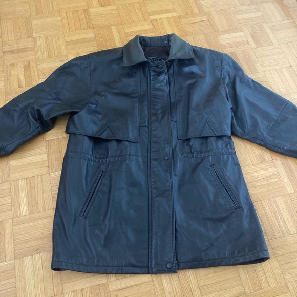 High-quality leather jacket - Picture 3 of 9